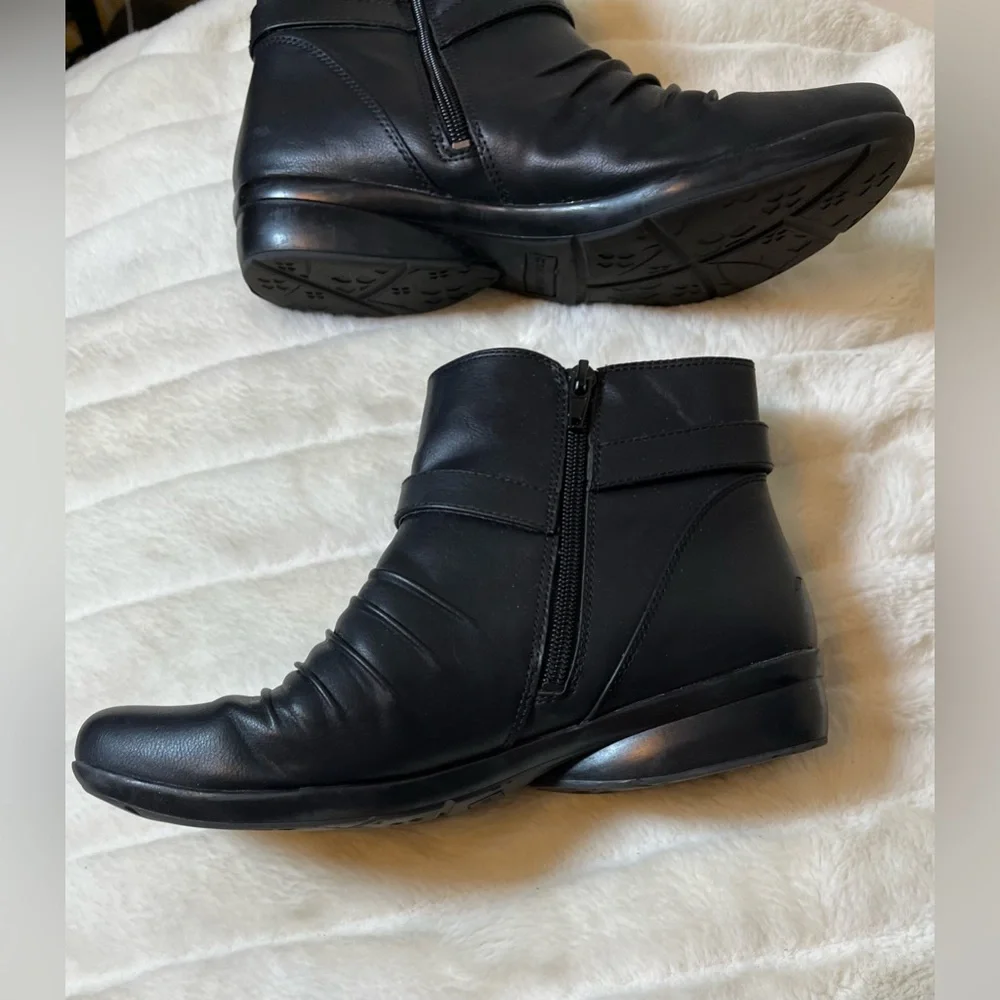 Naturalizer Cora 8.5M Black Faux Leather Side Zip Pleat Fall Winter Booties Goth